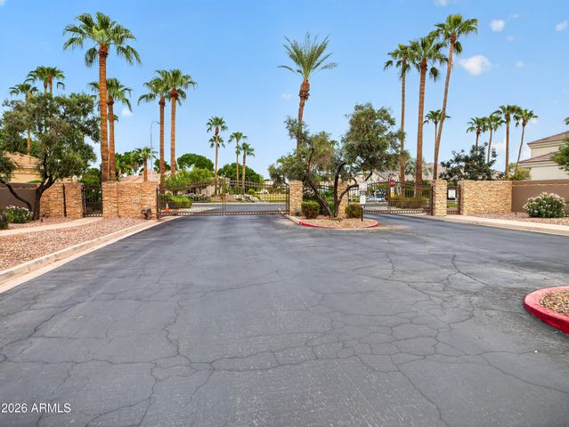 751 W AZALEA Drive, Chandler, AZ 85248
