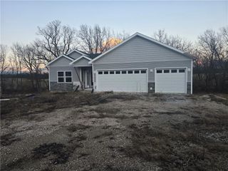 467 SE 90th Road, Warrensburg, MO 64093