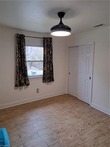 1 N Forrest Drive, Thomasville, NC 27360