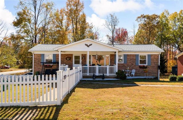 1 N Forrest Drive, Thomasville, NC 27360