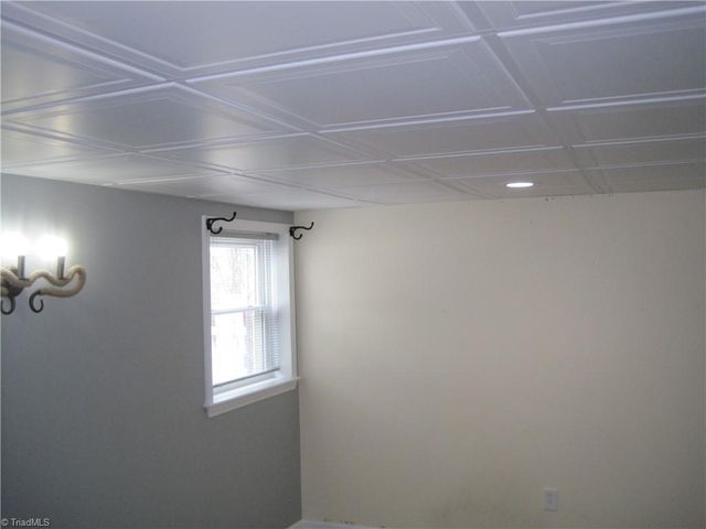 1 N Forrest Drive, Thomasville, NC 27360