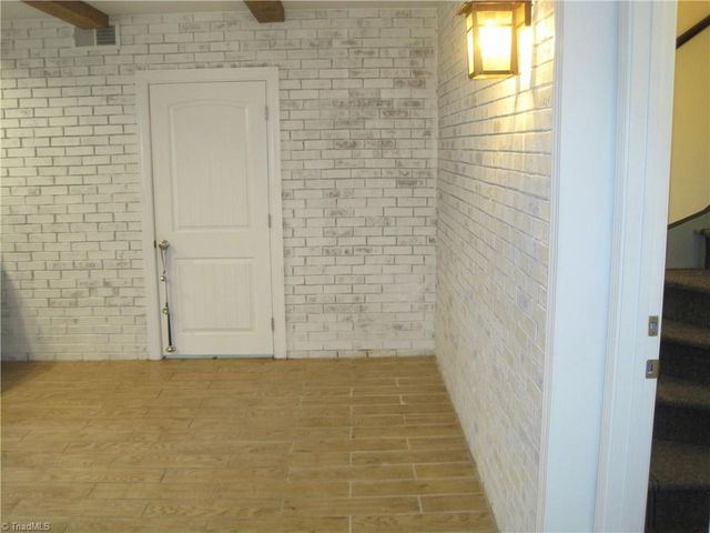 1 N Forrest Drive, Thomasville, NC 27360