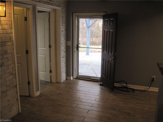 1 N Forrest Drive, Thomasville, NC 27360