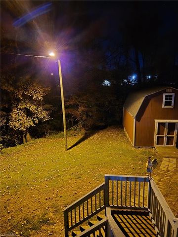 1 N Forrest Drive, Thomasville, NC 27360