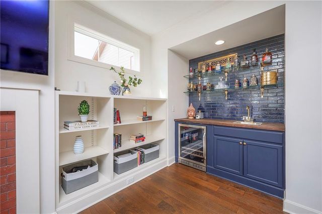 716 W 45th Street, Kansas City, MO 64111