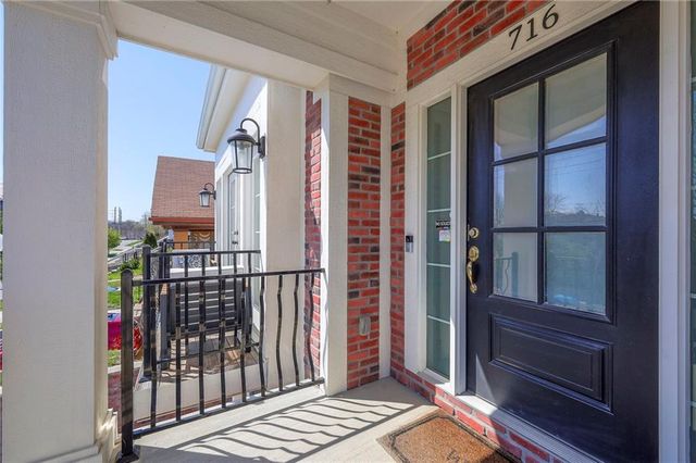716 W 45th Street, Kansas City, MO 64111