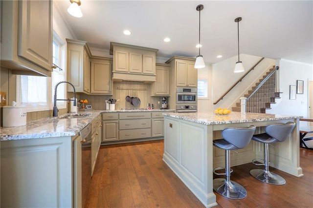 716 W 45th Street, Kansas City, MO 64111