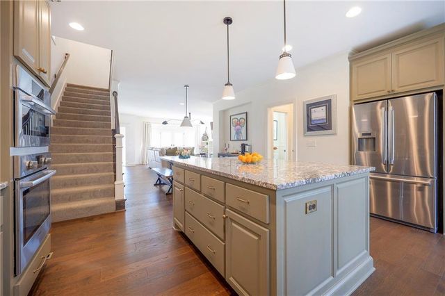 716 W 45th Street, Kansas City, MO 64111