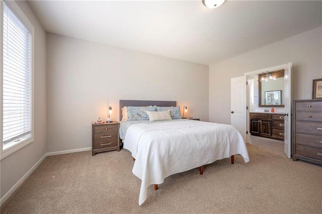 716 W 45th Street, Kansas City, MO 64111