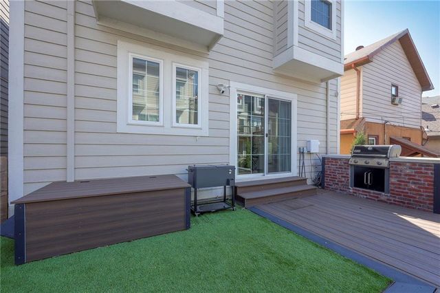 716 W 45th Street, Kansas City, MO 64111