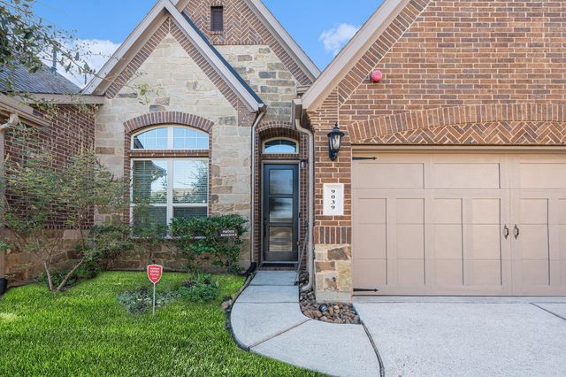 9039 Centennial Drive, Conroe, TX 77384