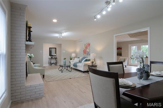 13815 olive Boulevard, Chesterfield, MO 63017