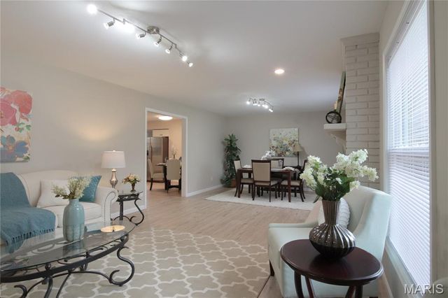 13815 olive Boulevard, Chesterfield, MO 63017