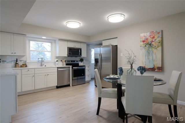 13815 olive Boulevard, Chesterfield, MO 63017