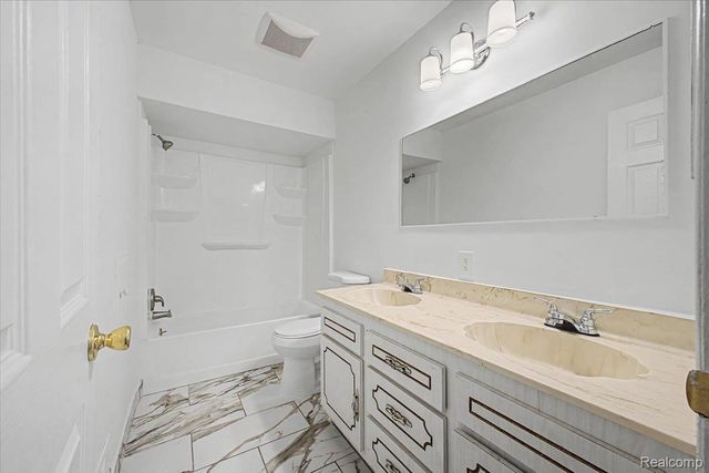 32961 Wexford Drive, Warren, MI 48092