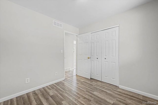 32961 Wexford Drive, Warren, MI 48092