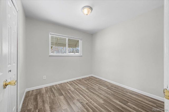 32961 Wexford Drive, Warren, MI 48092