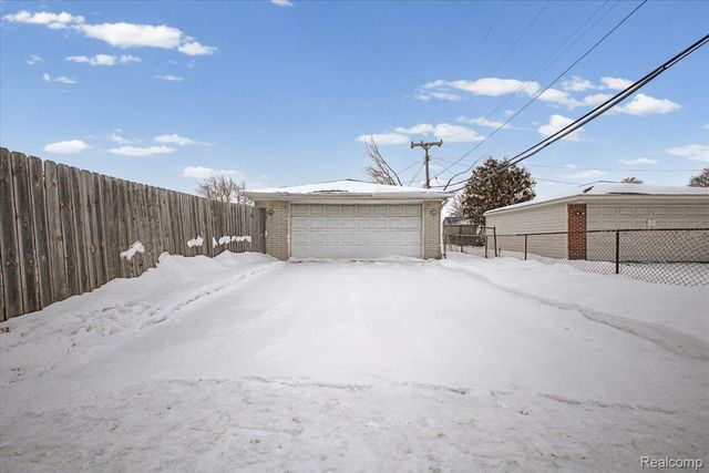 32961 Wexford Drive, Warren, MI 48092