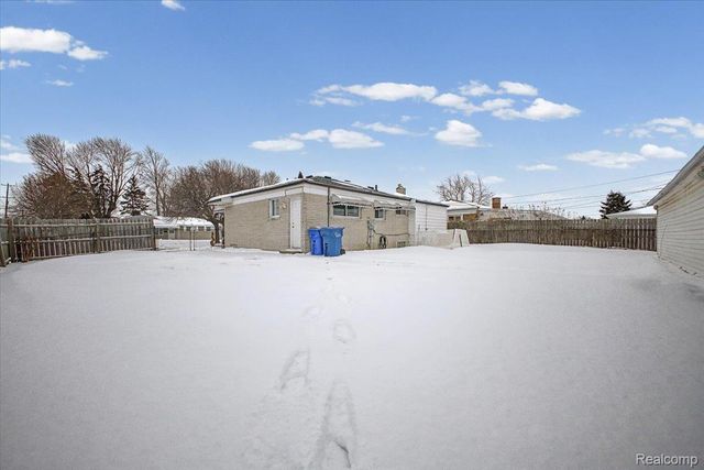 32961 Wexford Drive, Warren, MI 48092