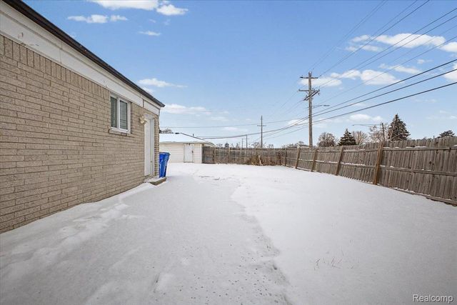 32961 Wexford Drive, Warren, MI 48092