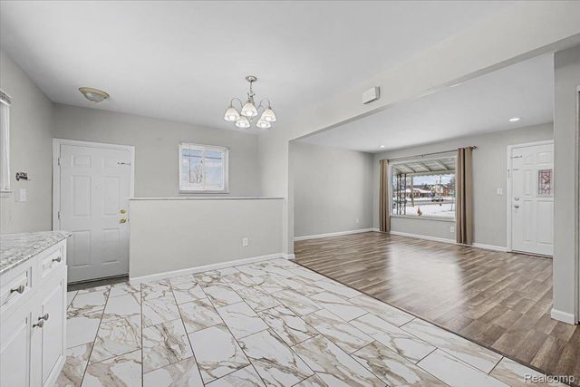 32961 Wexford Drive, Warren, MI 48092