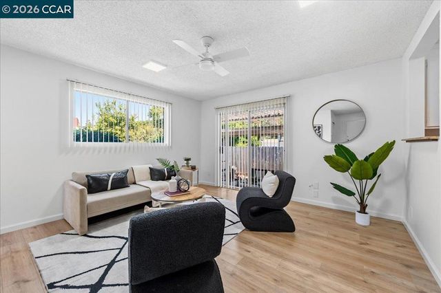 850 Harmony Dr, Hayward, CA 94541