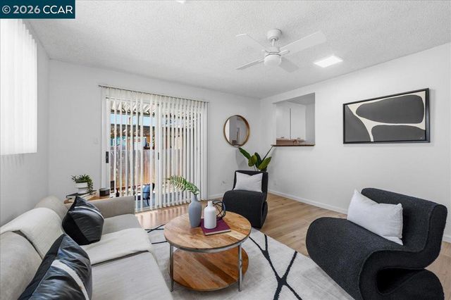850 Harmony Dr, Hayward, CA 94541