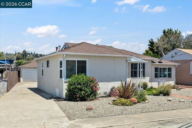 850 Harmony Dr, Hayward, CA 94541
