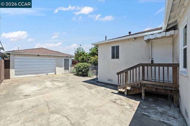 850 Harmony Dr, Hayward, CA 94541
