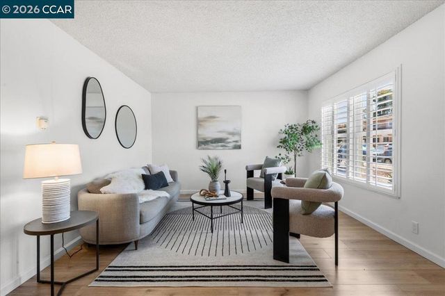 850 Harmony Dr, Hayward, CA 94541