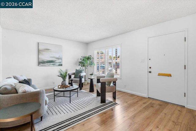 850 Harmony Dr, Hayward, CA 94541