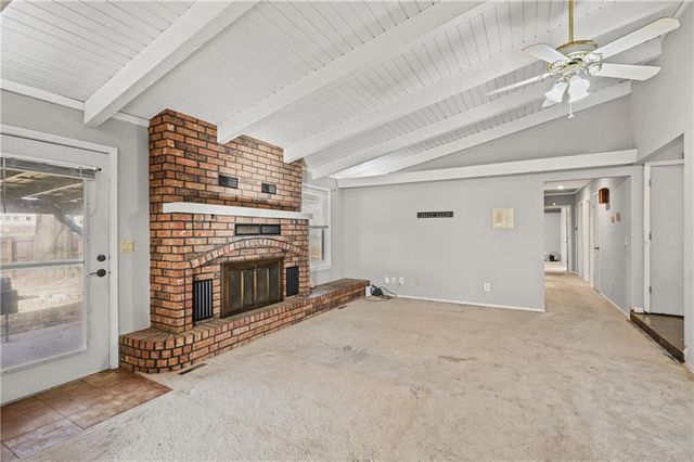 805 NE 2nd Street, Blue Springs, MO 64014