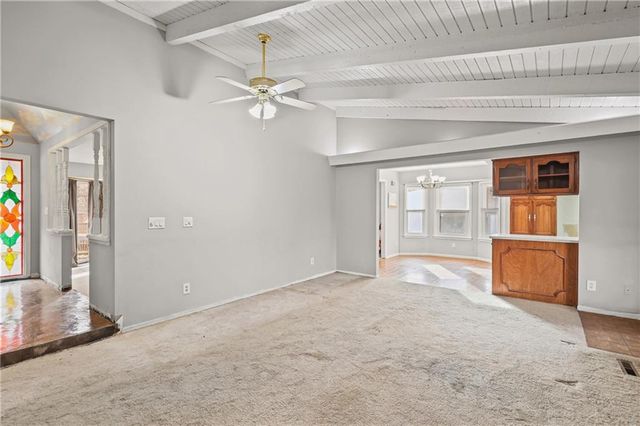 805 NE 2nd Street, Blue Springs, MO 64014