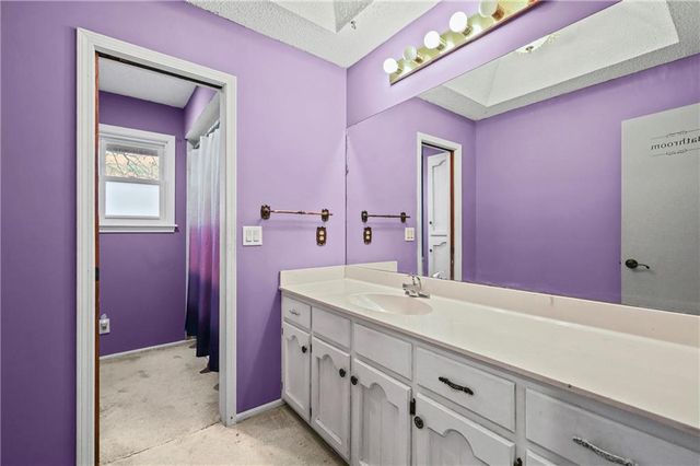 805 NE 2nd Street, Blue Springs, MO 64014