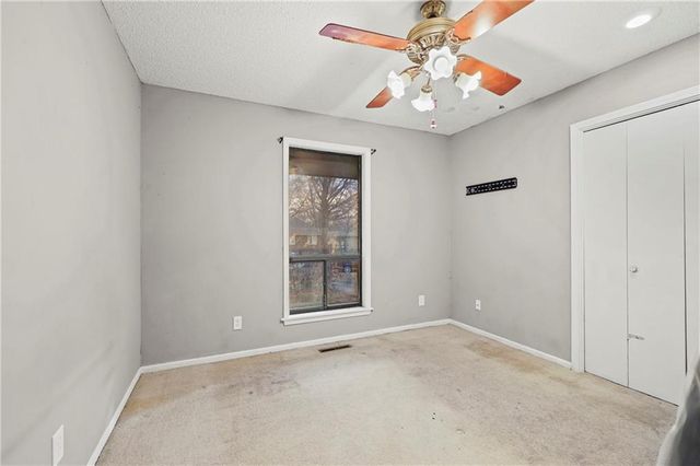 805 NE 2nd Street, Blue Springs, MO 64014