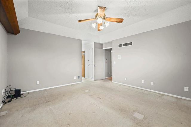 805 NE 2nd Street, Blue Springs, MO 64014