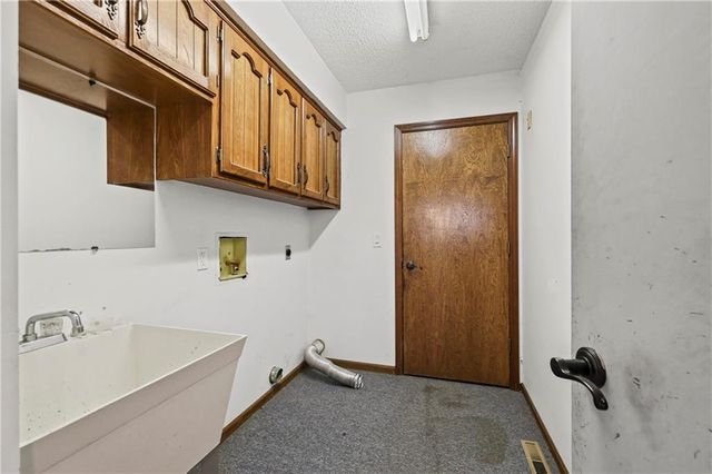 805 NE 2nd Street, Blue Springs, MO 64014