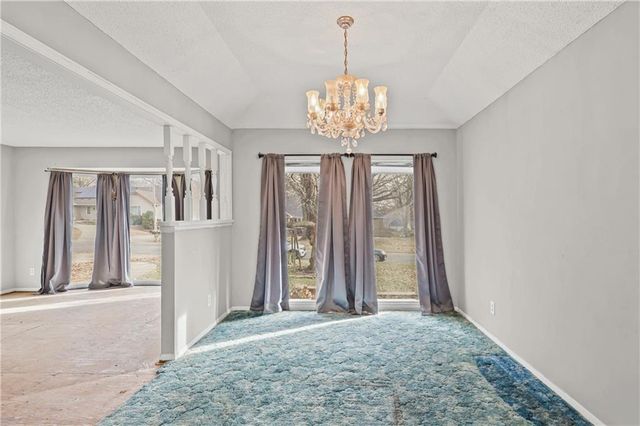 805 NE 2nd Street, Blue Springs, MO 64014