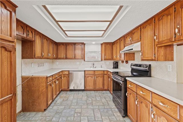 805 NE 2nd Street, Blue Springs, MO 64014