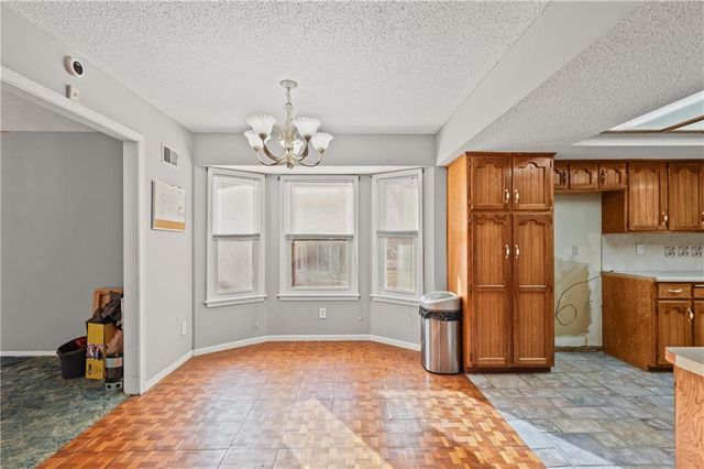 805 NE 2nd Street, Blue Springs, MO 64014