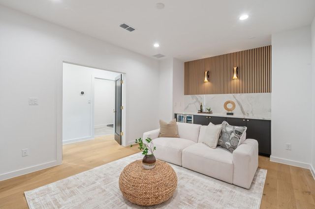 2225 Branard Street, Houston, TX 77098