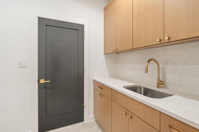 2225 Branard Street, Houston, TX 77098