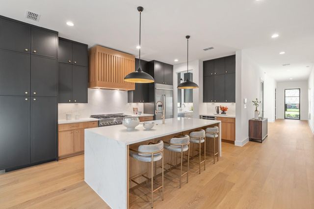 2225 Branard Street, Houston, TX 77098