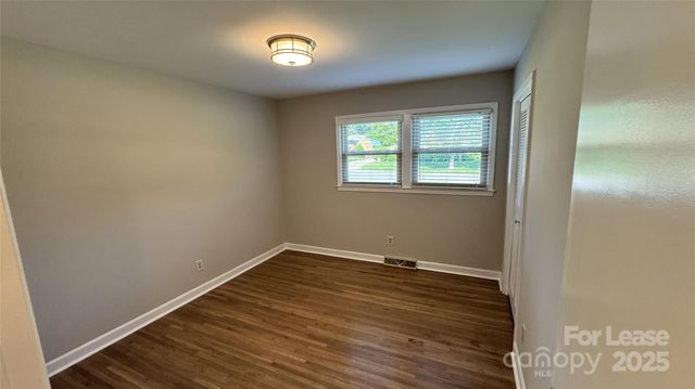 3813 Woodgreen Terrace, Charlotte, NC 28205