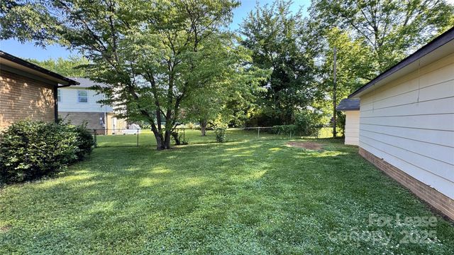 3813 Woodgreen Terrace, Charlotte, NC 28205