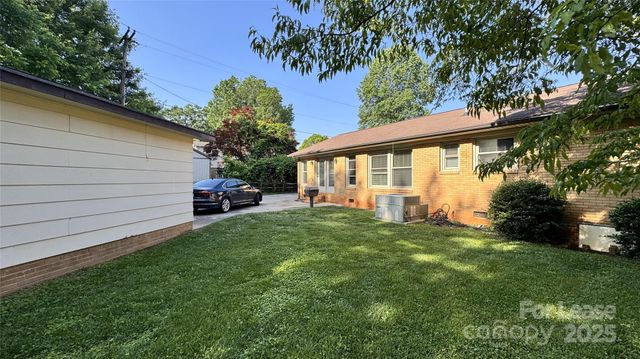 3813 Woodgreen Terrace, Charlotte, NC 28205