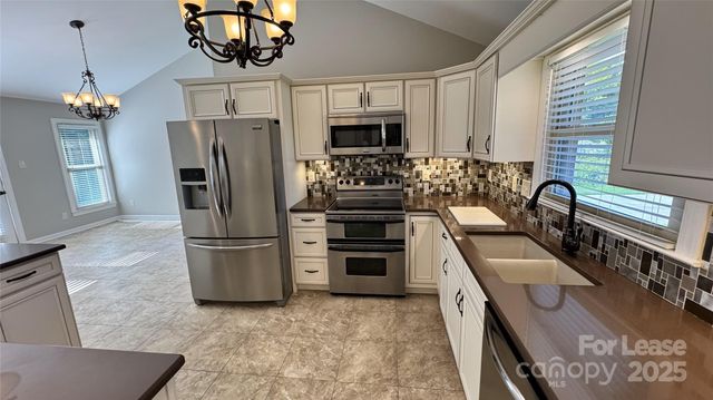 3813 Woodgreen Terrace, Charlotte, NC 28205