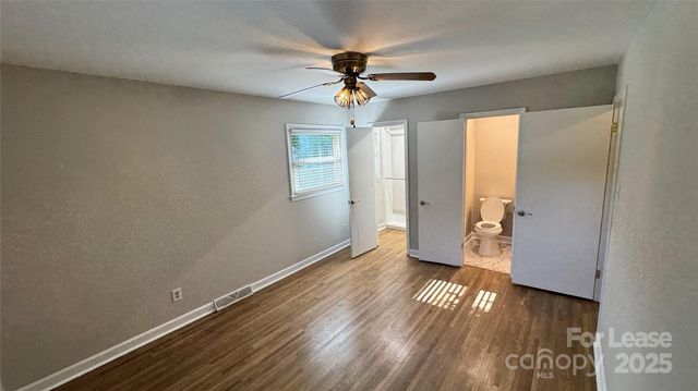 3813 Woodgreen Terrace, Charlotte, NC 28205