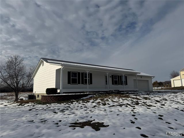 697 Linns Mill Road, Troy, MO 63379