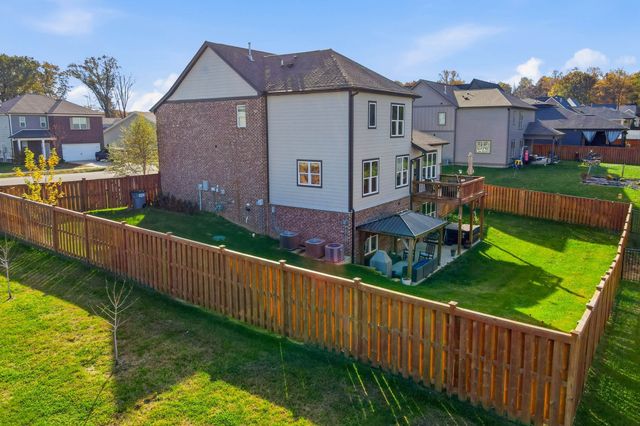 2136 Neill Ln, Cross Plains, TN 37049